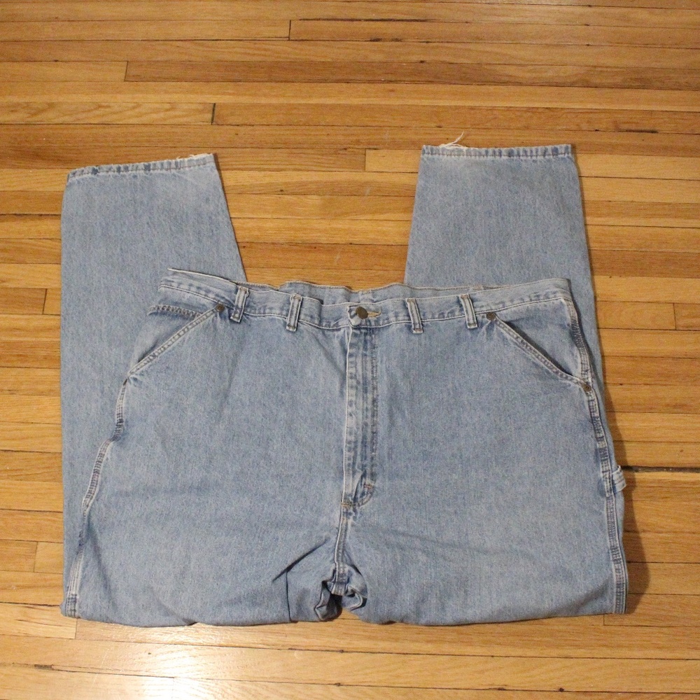 Wrangler 46 x 32 light wash blue jeans